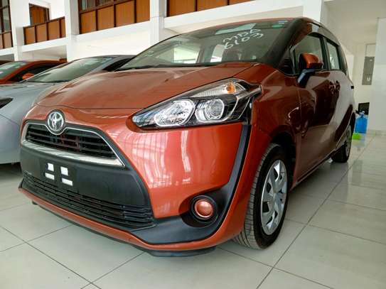 Toyota sienta new shape 2017 model image 3