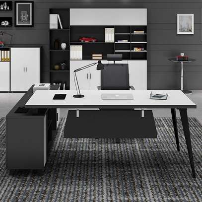 Office Desk : 1.6 Meter Executive Manager Office Desk image 1