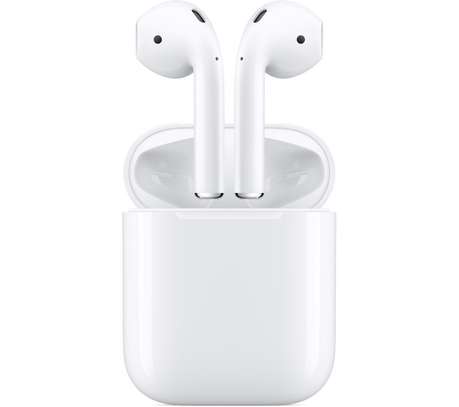 APPLE AirPods with Charging Case (2nd generation) image 5