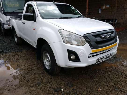 Isuzu D-max image 1