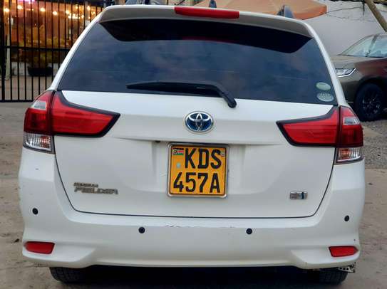Toyota Filder hybrid image 2