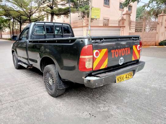 Toyota Hilux Single Cab local year 2012 image 6