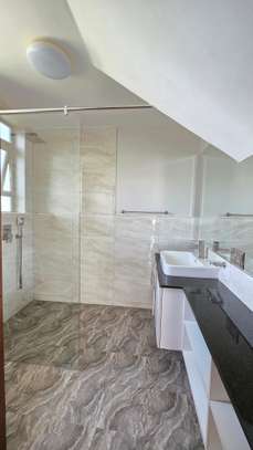4 Bed Apartment with En Suite at Riverside Drive image 5