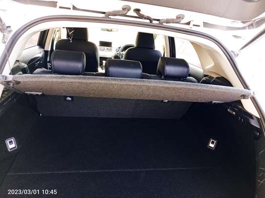 Lexus NX 300t sunroof image 7