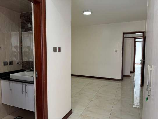 4 Bed Apartment with En Suite in Riverside image 10