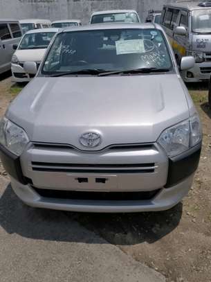 Toyota Succeed  TXG silver image 4