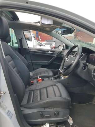 Volkswagen Golf TSI sunroof 2018 image 3