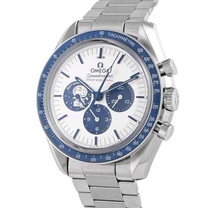Speedmaster Silver Snoopy Award Omega Watch image 4