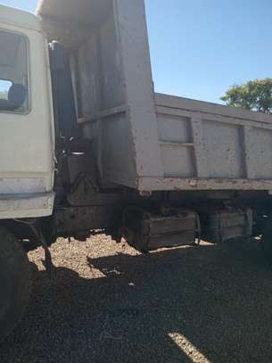 Mitsubishi tipper for sale image 3