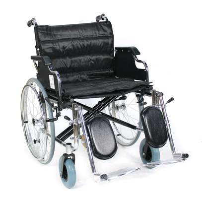 Extra Wide Heavy Duty Wheelchair 56cm Seat Width image 4