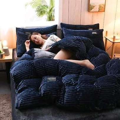 Heavy warm velvet duvet with 1 bedsheet and 2 pillowcases image 2