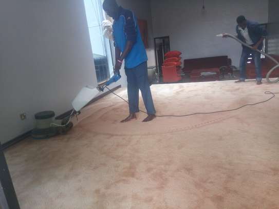 We Buy & Sell Used Floor Scrubbing Machines. image 2