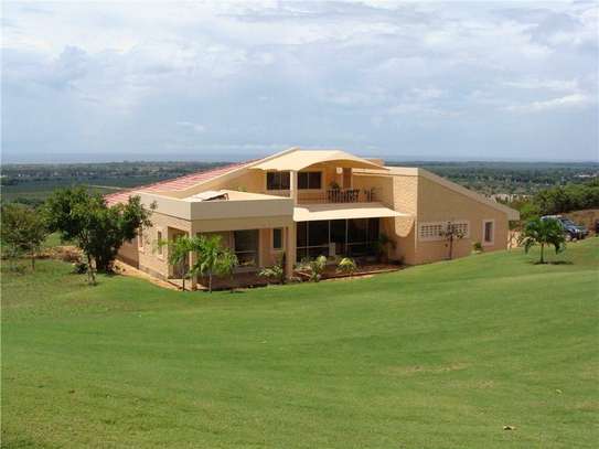 3 Bed House with En Suite at Vipingo Drive image 1