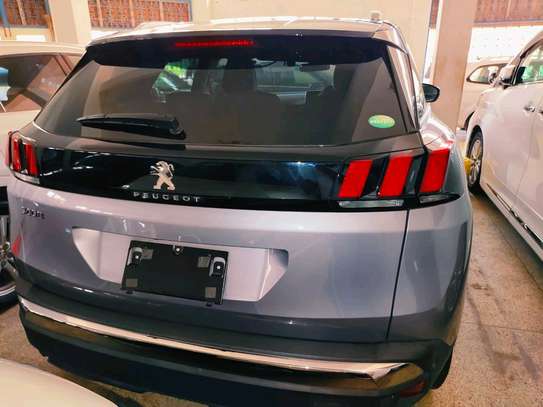 Peugeot 2008 silver 2018 New Shape image 8