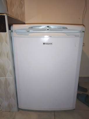 Hotpoint refrigerator image 1