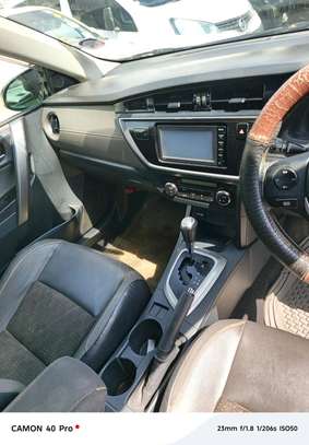 Toyota auris used image 6