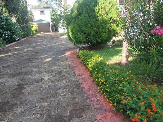 7 Bed House with En Suite at Nyali image 15