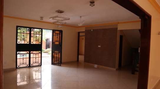4 Bed House with En Suite at Nyali image 14