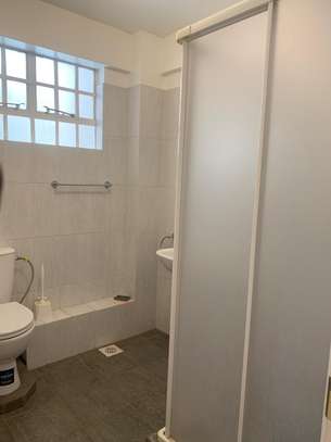 2 bedroom apartment master Ensuite available image 11