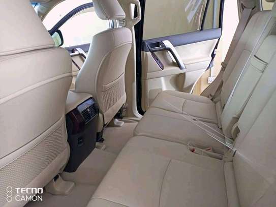 Landcrusser prado Tx fully loaded with sunroof 🔥🔥🔥🔥 image 5