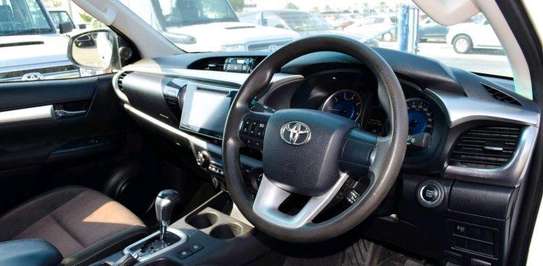 Toyota Hilux 2016 model image 5