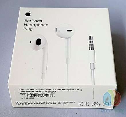 Apple Earpods With 3.5mm Headphone Plug image 2