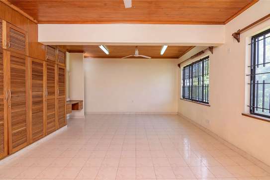 4 Bed Townhouse with Staff Quarters in Nyali Area image 9