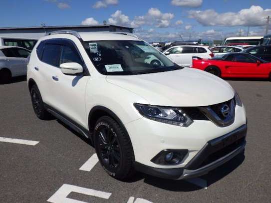 2015 pearl white nissan xtrail image 1
