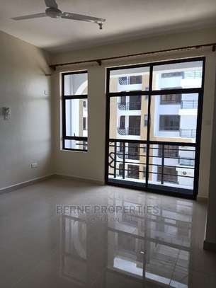 Serviced 3 Bed Apartment with En Suite at Links Road image 8