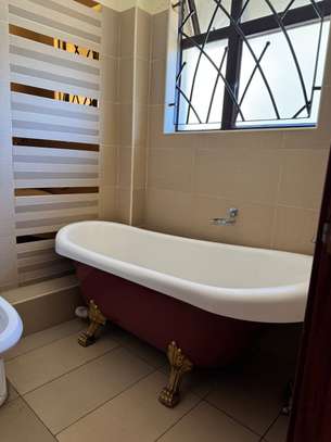 Serviced 3 Bed Apartment with En Suite in Kilimani image 4