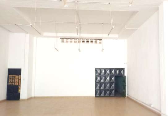 3,500 SqFt Warehouse to let in Industrial Area. image 3