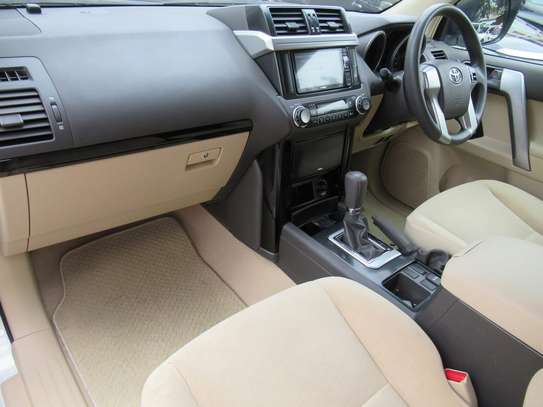 2015 Toyota Prado TX 7 seater with SUNROOF White KDJ image 9