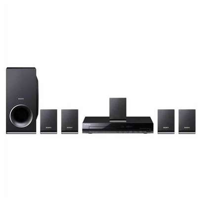 Sony DAV-TZ140, 5.1Ch DVD Home Theater 300W - Black-New BOXED image 1