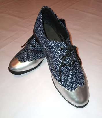 Smart  casual, unisex shoes made both for both men and women image 9