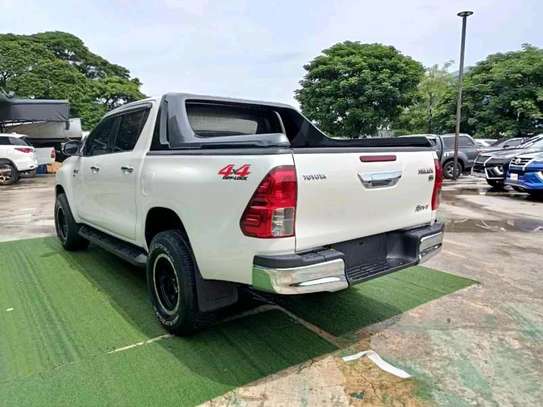 HILUX DOUBLE CAB( HIRE PURCHASE ACCEPTED) image 4