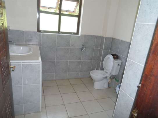 4 Bed House with Swimming Pool in Mtwapa image 17