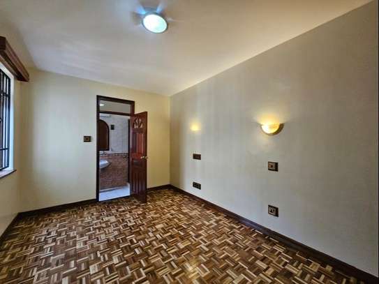 5 Bed Townhouse with En Suite in Lavington image 7