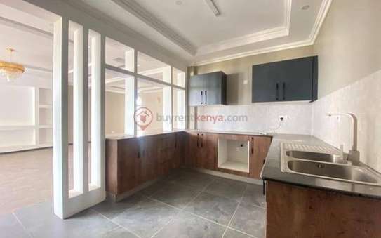 3 Bed Apartment with En Suite in Kilimani image 16