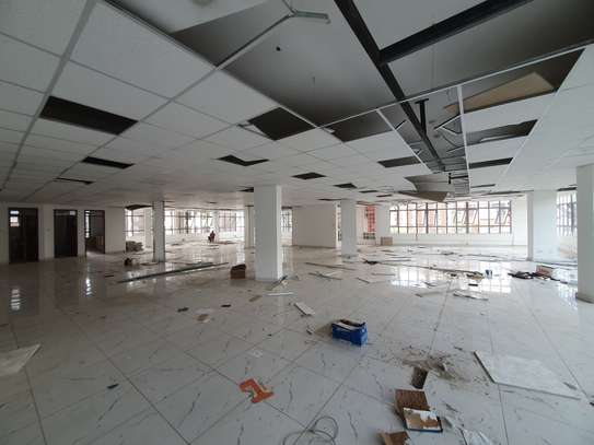 5,250 ft² Office with Backup Generator in Westlands Area image 9
