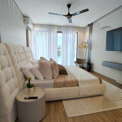 Serviced 3 Bed Apartment with En Suite at 2 Avanue image 2
