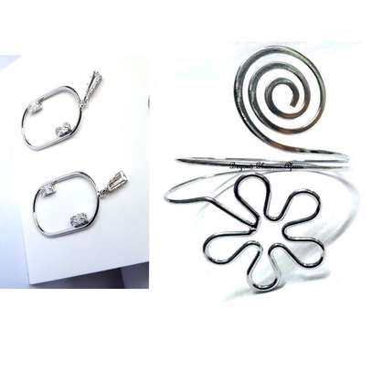 Womens Silver Flower Armlet with earrings image 1