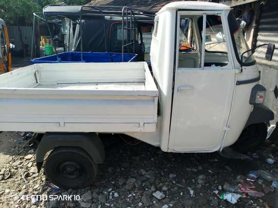 Tuktuk Cargos diesel engine image 2