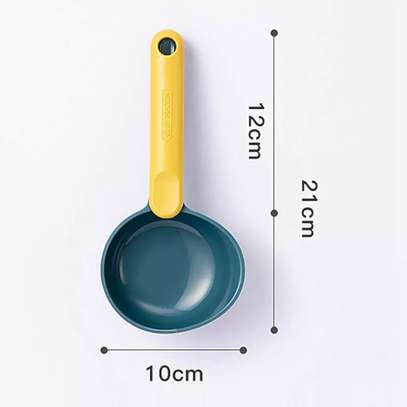 Scooping spoons with sealing clip image 1
