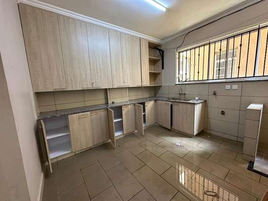 Serviced 3 Bed Apartment with En Suite in Riverside image 17