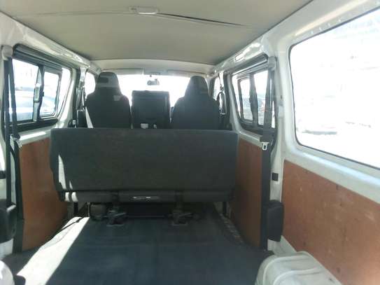 Toyota Noah brown image 8