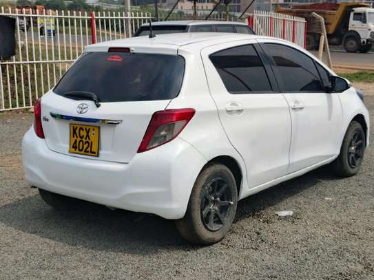 2012 Toyota Vitz image 2