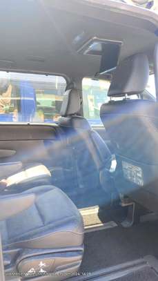 Toyota Noah Esquire White colour 2018 image 4