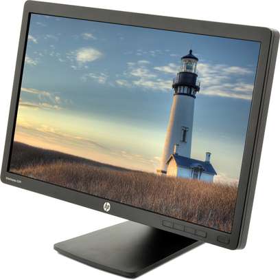 19 inches stretch HP monitor. image 1