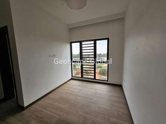 3 Bed Apartment with En Suite in Rosslyn image 18