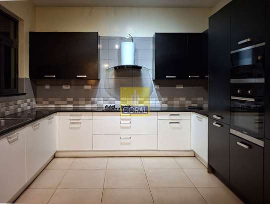 3 Bed Apartment with Lift in Parklands image 4